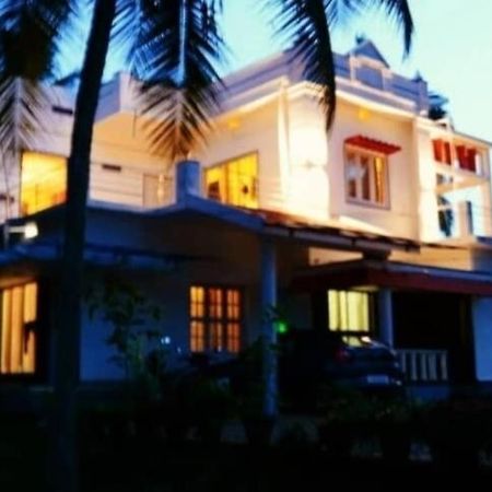 The Big Pineapple Estate Villa Udupi Bagian luar foto